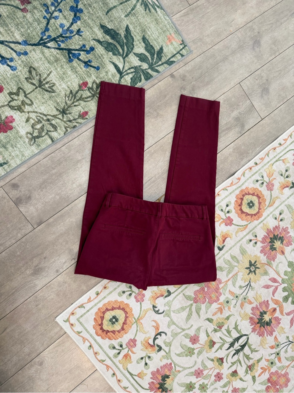 Old Navy Women's Burgundy Wine High Rise Pixie Ankle Pants Size 8
Beautiful Old - Picture 15 of 15